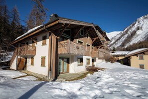Property Building - Appt Bec A2 Alpine retreat & ski at Mont Blanc Valley, Le Tour (Argentière), France (Le Tour (Argentière))