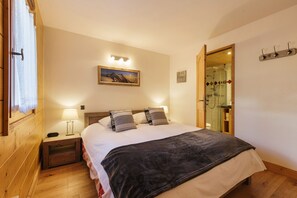 3 dormitorios, tabla de planchar con plancha, wifi gratis y ropa de cama