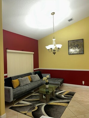 Smart TV, fireplace - Beautiful private house (Port St. Lucie)