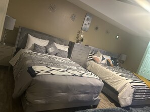 4 bedrooms, iron/ironing board, internet, bed sheets