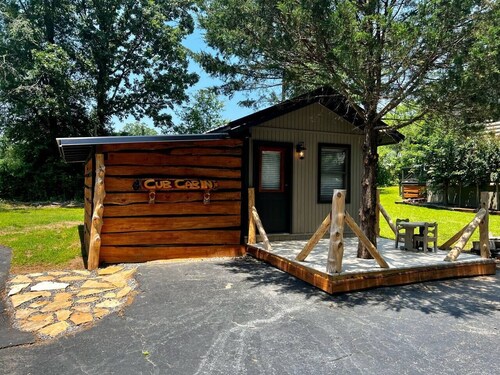 Cub Cabin Bunkhouse at Natural State Cabins