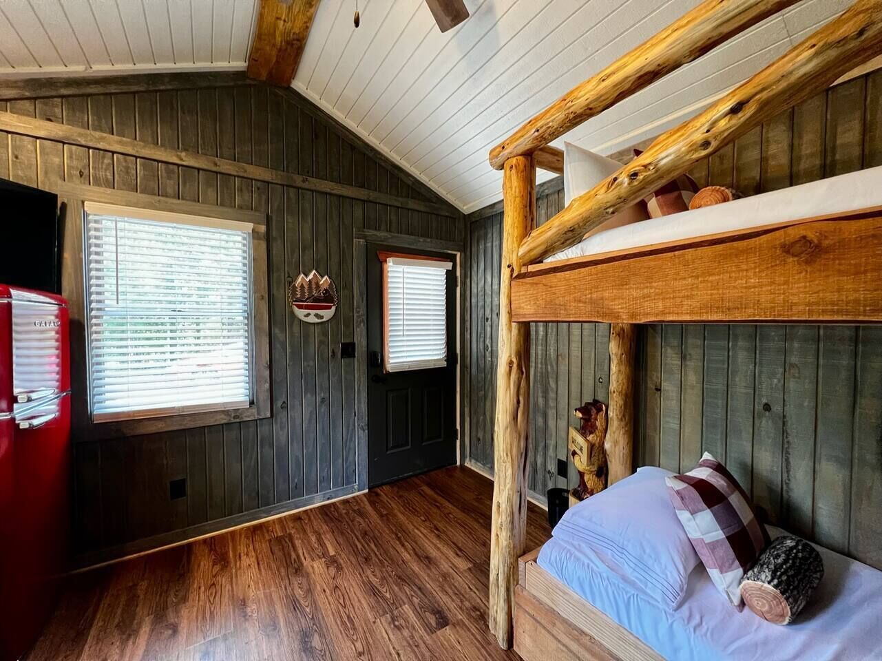 Cub Cabin Bunkhouse at Natural State Cabins