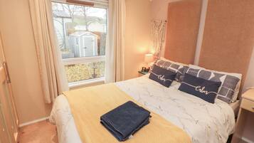 3 bedrooms, individually decorated, individually furnished