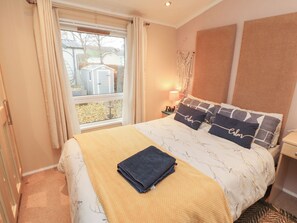 3 bedrooms, individually decorated, individually furnished - Rosie's Zen Den (Carlisle)