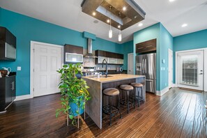 Microwave, oven, stovetop, dishwasher