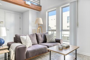 Fernseher, Stereoanlage