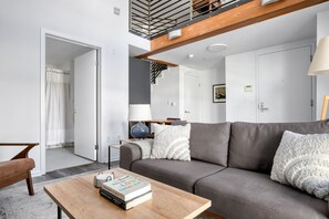 Fernseher, Stereoanlage