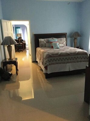 1 Schlafzimmer, Bügeleisen/Bügelbrett, Bettwäsche