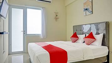 Standard Double Room | Free WiFi, bed sheets