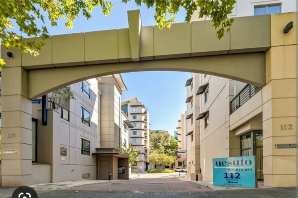 المنشأة من الخارج