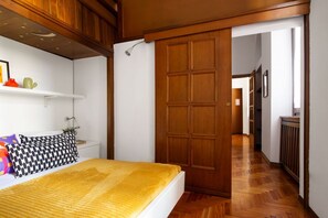 3 chambres, fer et planche à repasser