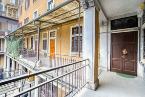 Exterior detail - GuestHost - charming one bedroom apartment in Moscova area x3 (Milan)