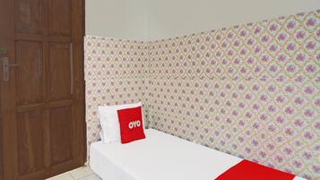 Single Room | Free WiFi, bed sheets