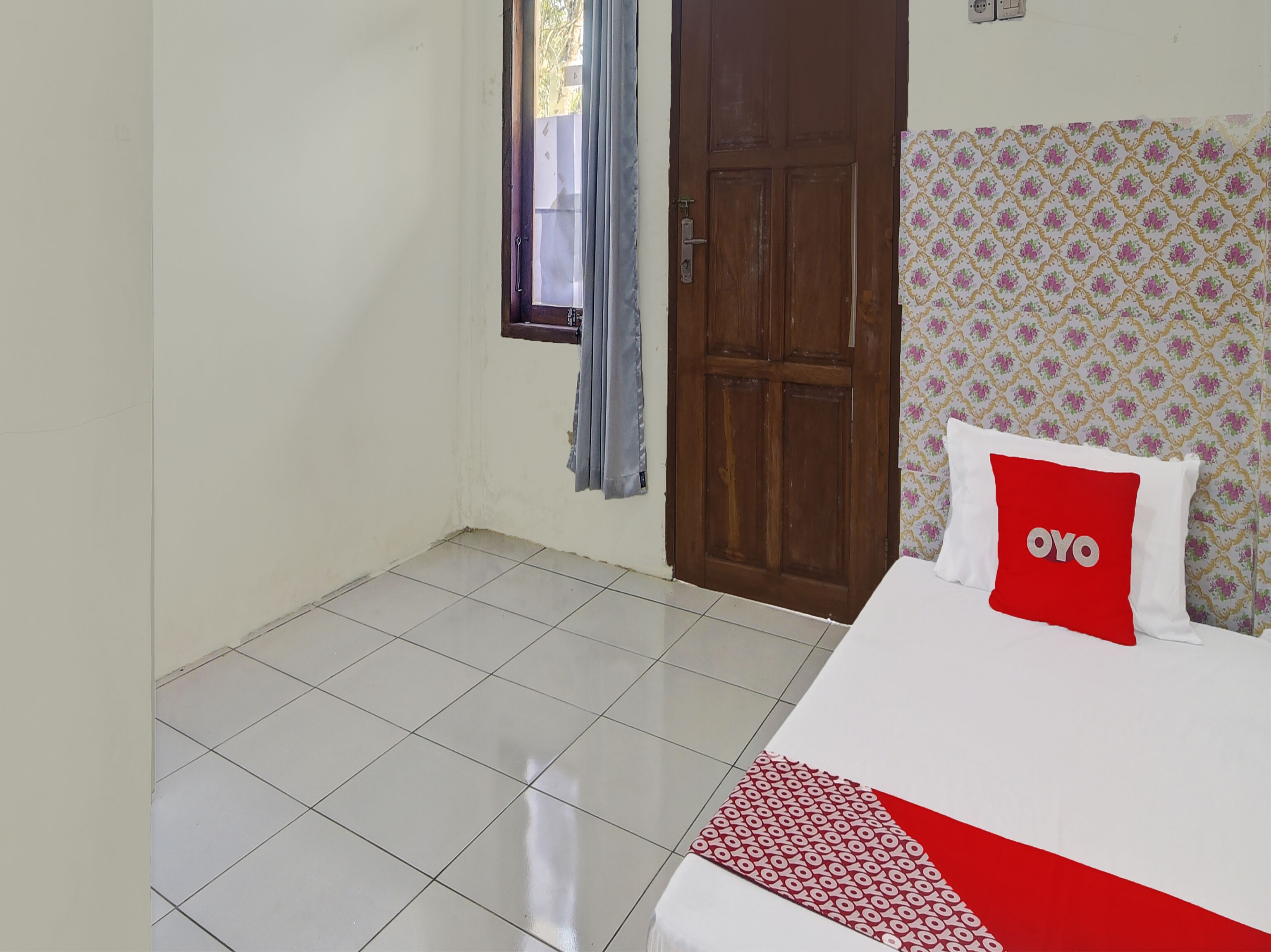 single room | free wifi, bed sheets