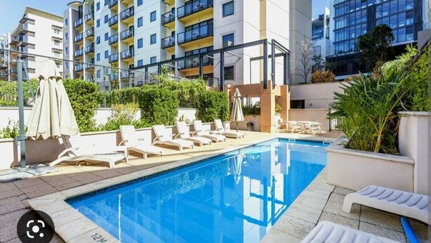 Pool - Luxurious oasis 10mins to Perth DT, Elizabeth Quay & PCEC (Perth)