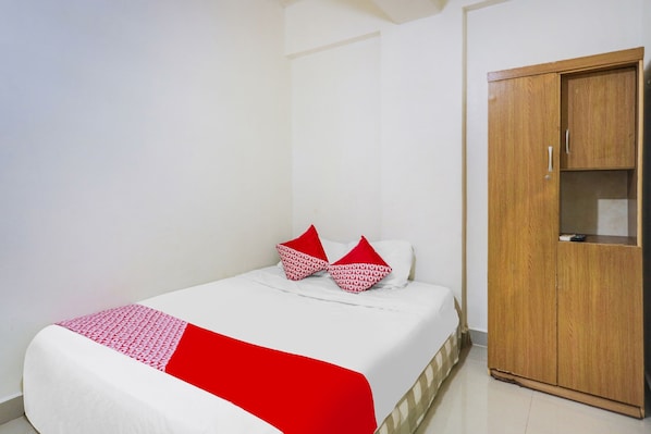 Standard Double Room | Free WiFi, bed sheets