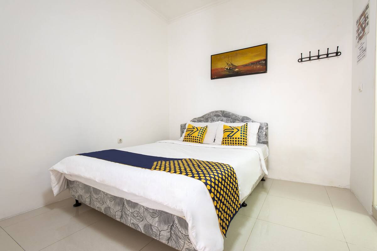 Double Room | Free WiFi, bed sheets