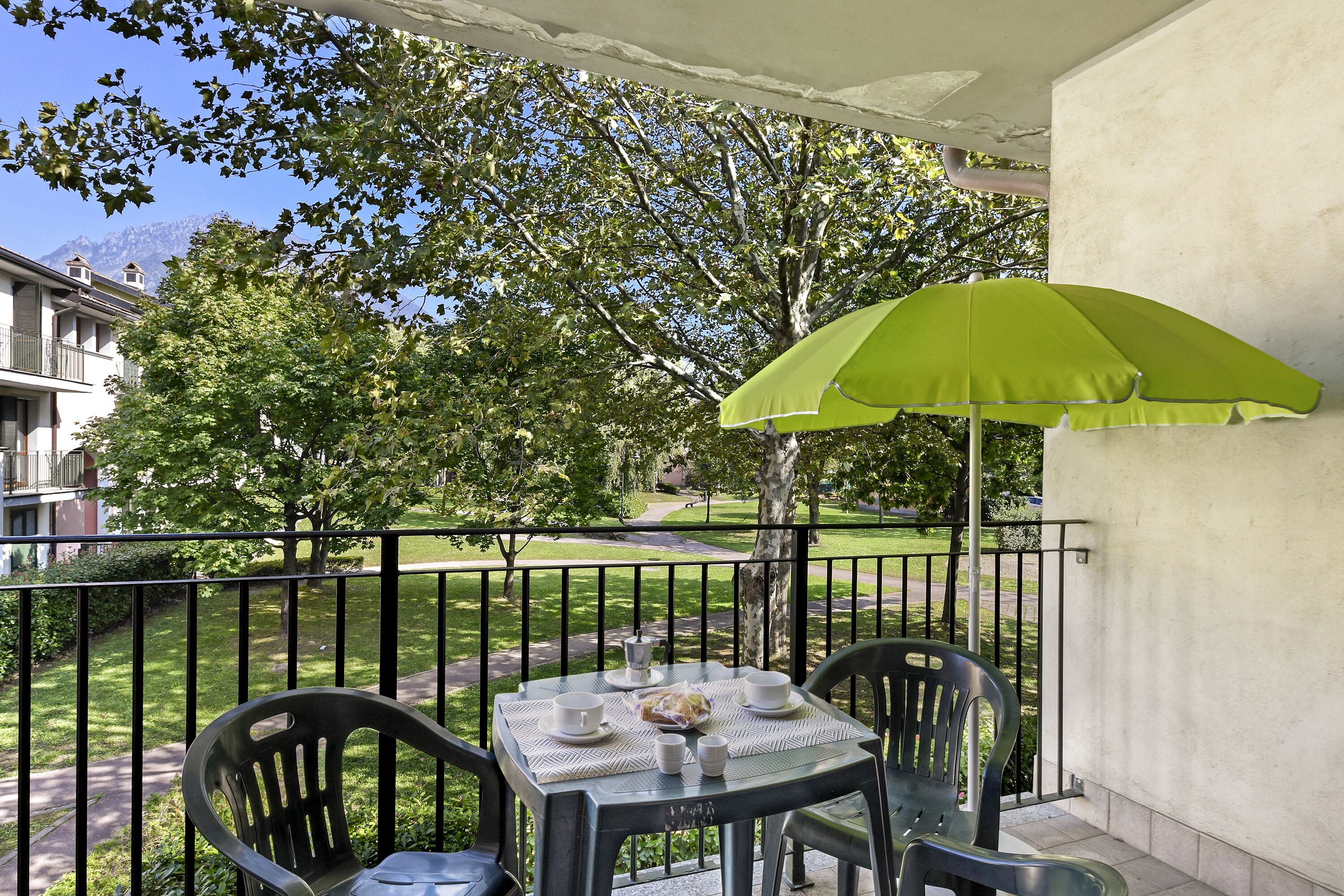 屋外ダイニングエリア