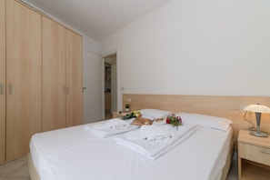 2 bedrooms, bed sheets
