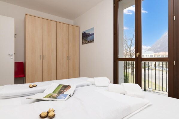 1 bedroom, WiFi, bed sheets