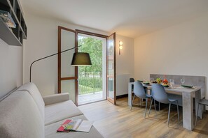 Living area - Porto Letizia Firenze 1, Porlezza, Italy (Porlezza)