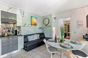 تناول الطعام