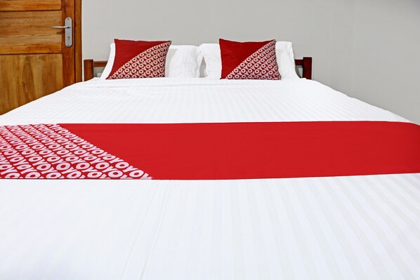 Deluxe Double Room | Free WiFi, bed sheets