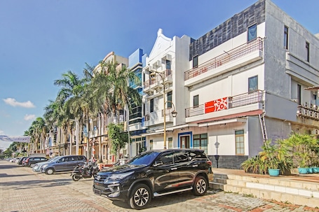 Front of property. Hotel O Mall Of Indonesia