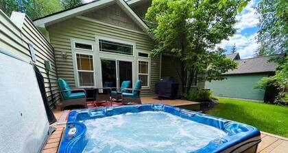 Golf Course Home, Hot Tub, Great Deck, Sleeps 6!
