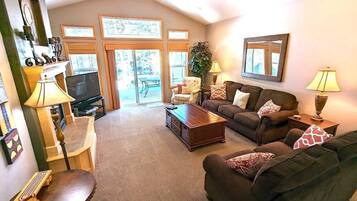 TV, fireplace, offices