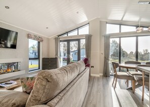 Living area - 3 bedroom accommodation in Faringdon (Faringdon)