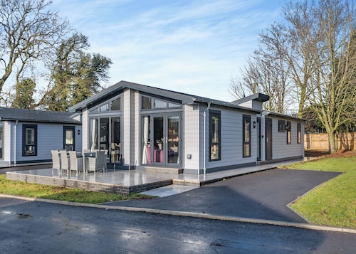 3 bedroom accommodation in Faringdon