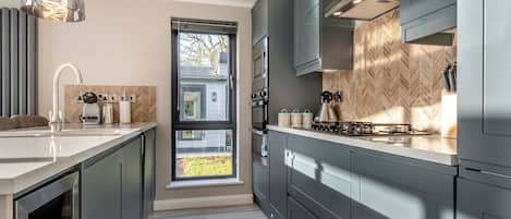 Fridge, oven, stovetop, toaster