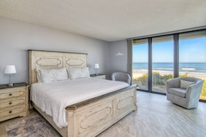 3 bedrooms, iron/ironing board, free WiFi, bed sheets - New Flooring, Kitchen, & Bath! Beachfront, Direct Ocean & Pool Views, Elevator, $300 in Free Tickets (St. Augustine)