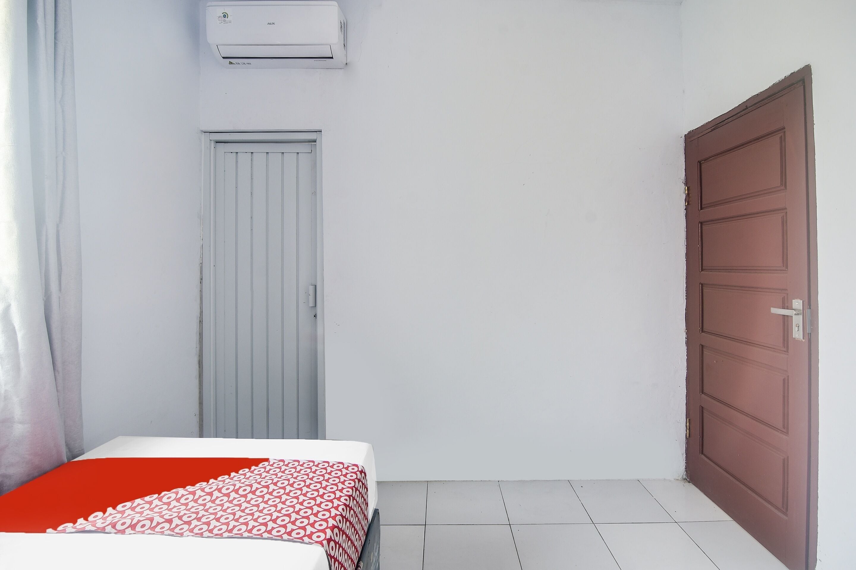 single room | desk, free wifi, bed sheets