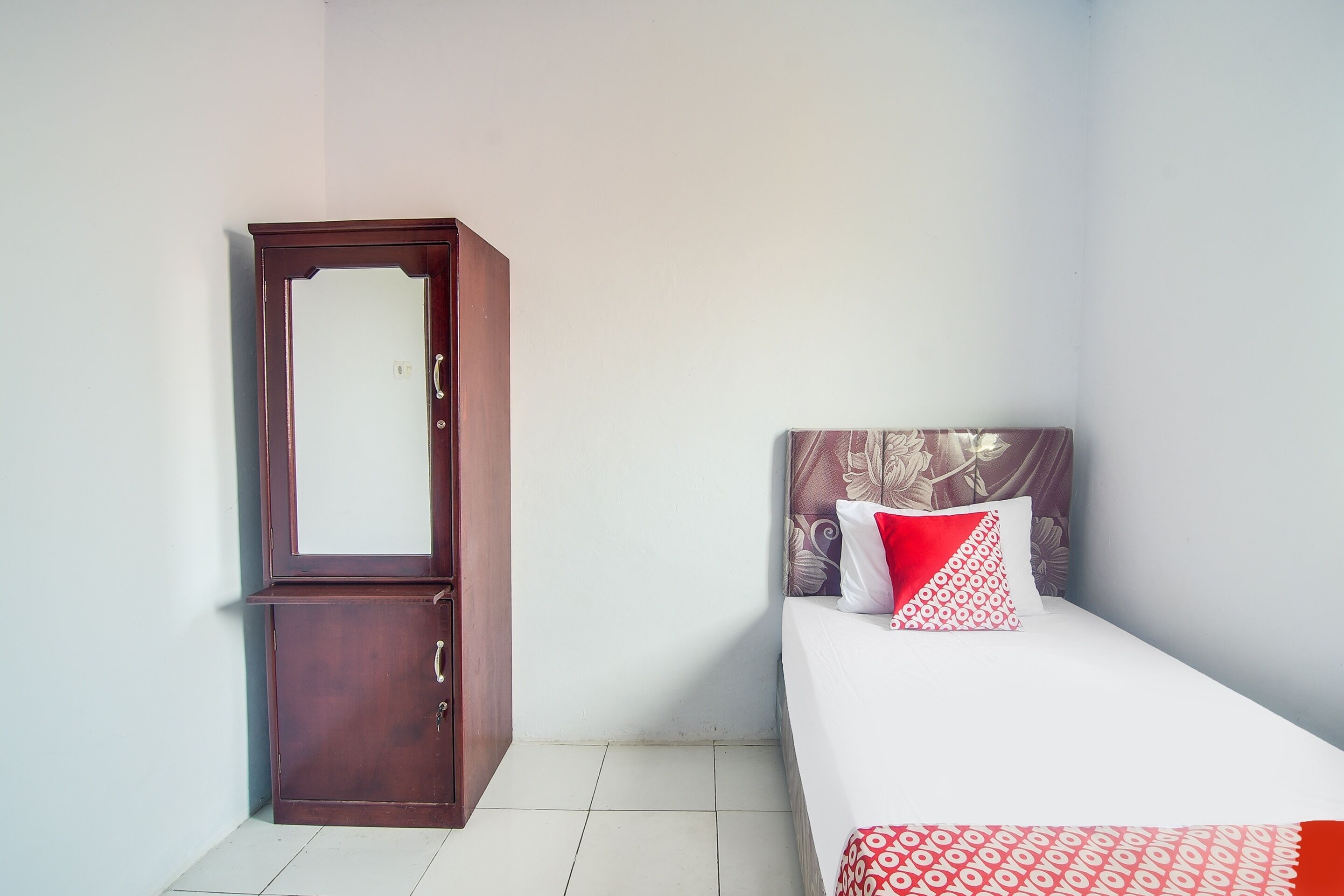 single room | desk, free wifi, bed sheets