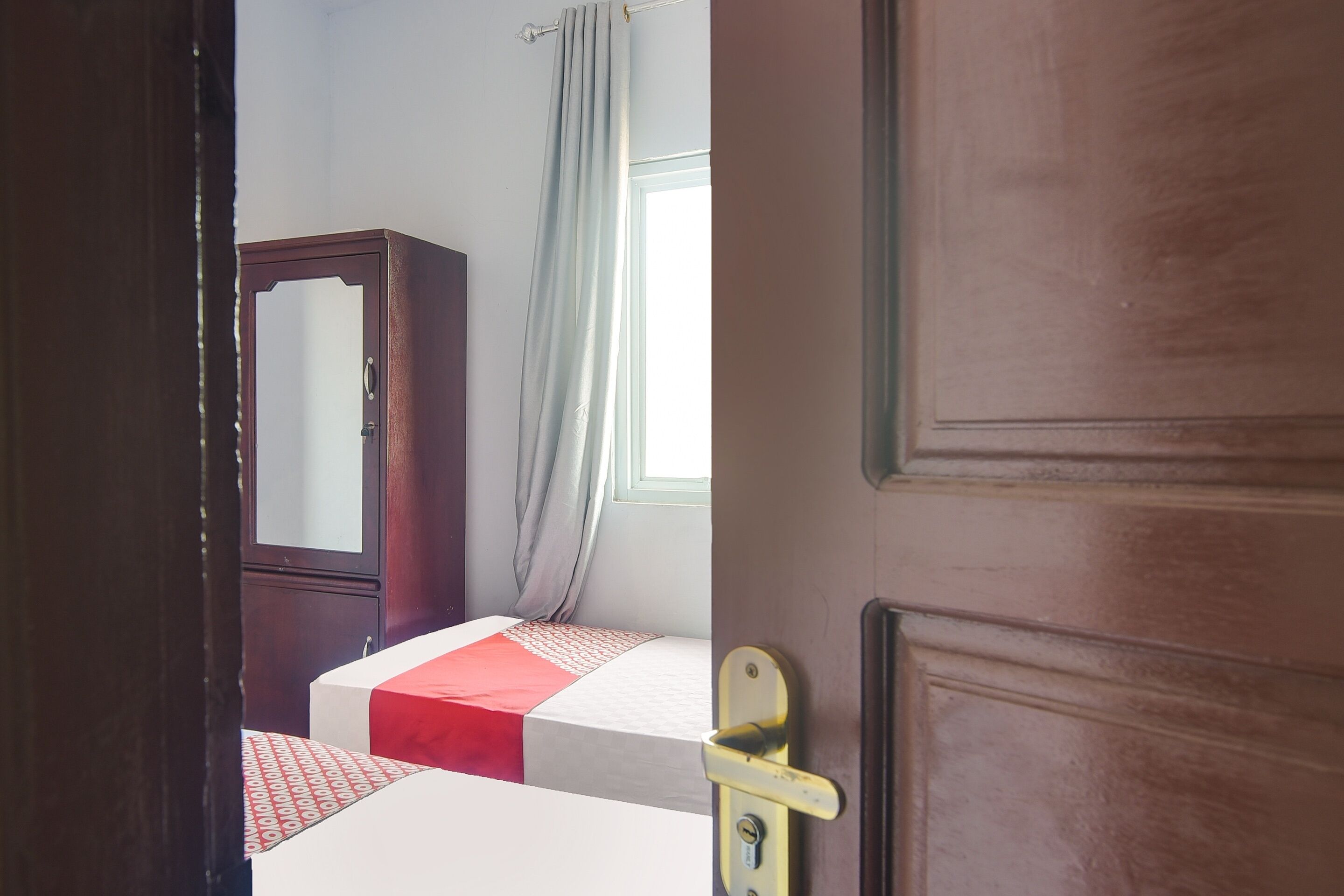 twin room | desk, free wifi, bed sheets