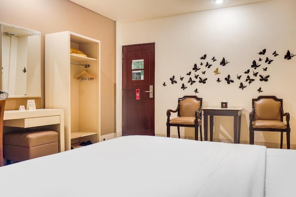 Free WiFi, bed sheets