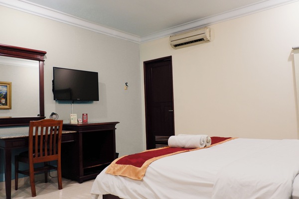 Standard Double Room | Desk, WiFi (free), bed sheets