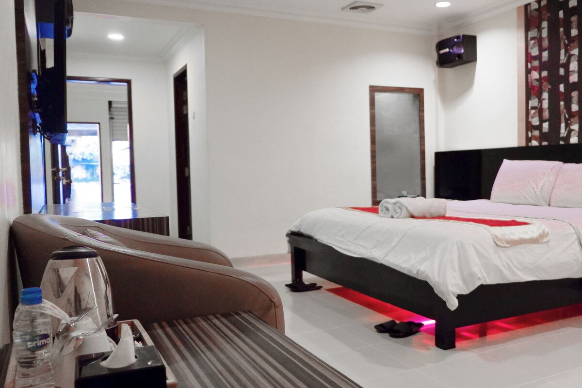 Standard Double Room | Desk, WiFi (free), bed sheets