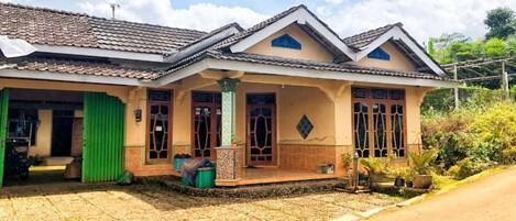 Fachada da propriedade