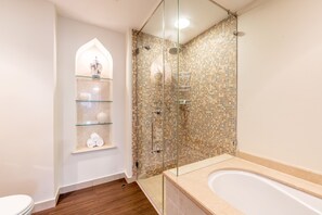 Deluxe 2BR Apartment | Bathroom - Ultra Luxury Downtown Burj Khalifa View (Dubai)