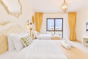 Deluxe 2BR Apartment - Ultra Luxury Downtown Burj Khalifa View (Dubai)