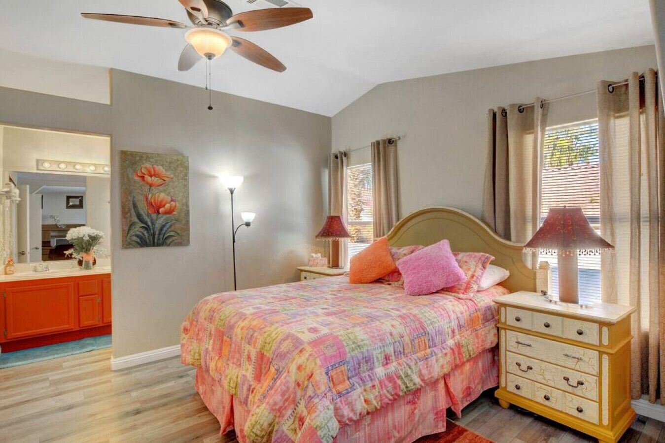 3 habitaciones, tabla de planchar con plancha y wifi gratis 