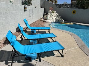 Pool - Relaxing Rancho & Pool 3bedrm  6beds Kids Welcome NO PETS (North Las Vegas)