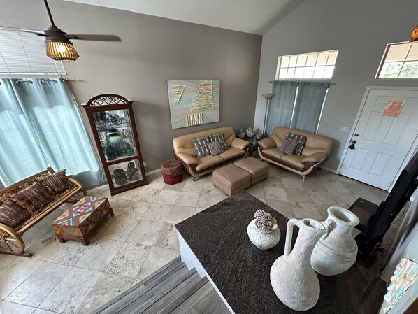 Smart TV, fireplace