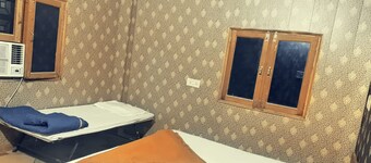 Goroomgo Anand Guest House Mathura