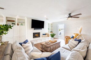Smart TV, fireplace, ping pong