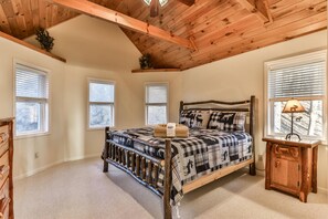 4 عدّة غرف نوم ومكواة/لوح كي وواي فاي مجانًا وملاءات أسرّة