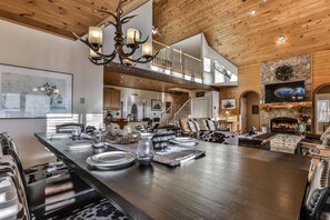 Dining - Walnut Mountain Lodge (Ellijay)